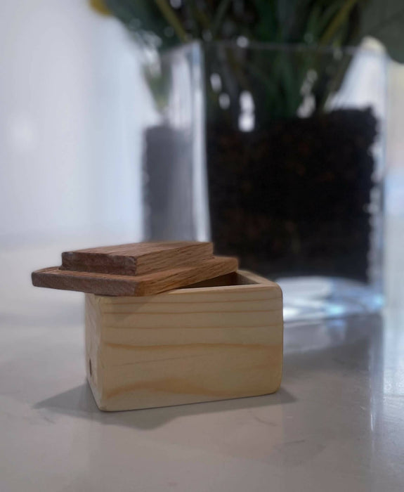 Surprise Knick Knack Box